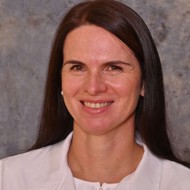 Dr Eva Čoti