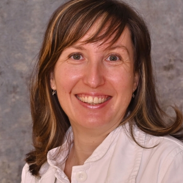 Dr Eva Đenge