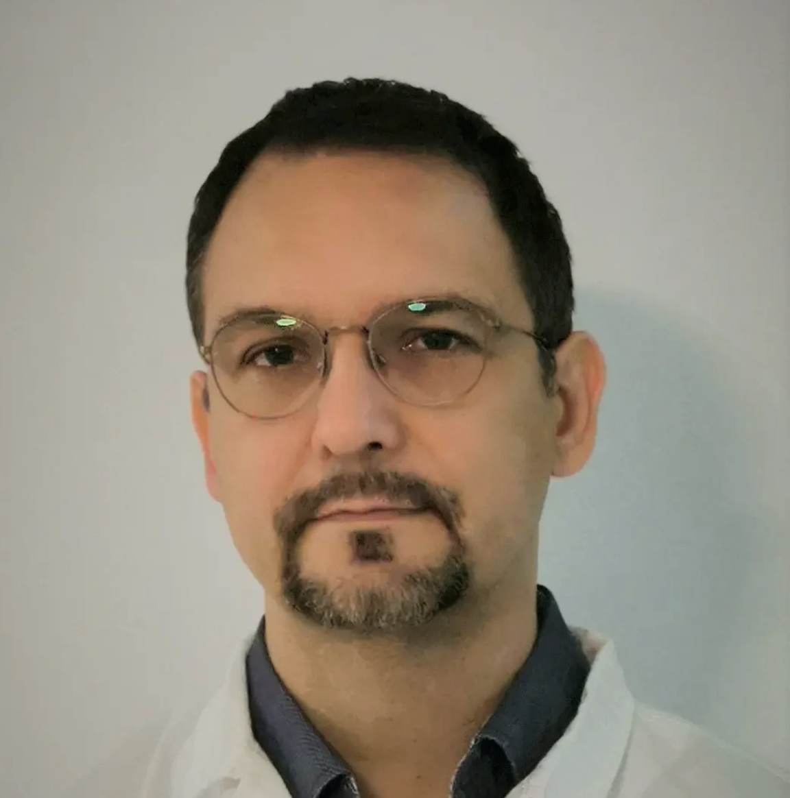 dr Igor Tešić