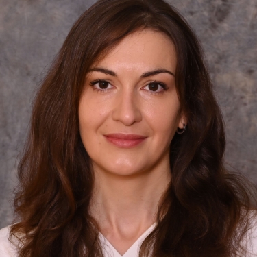 Dr Julia Nađ