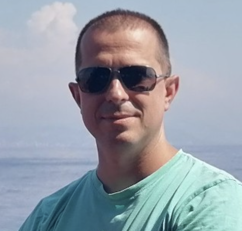 Dr Nikola Banjanin