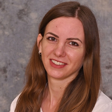 Dr Renata Kalapoš